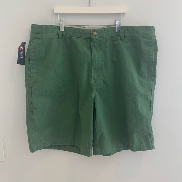 NWT men’s Chaps flat front green shorts 42